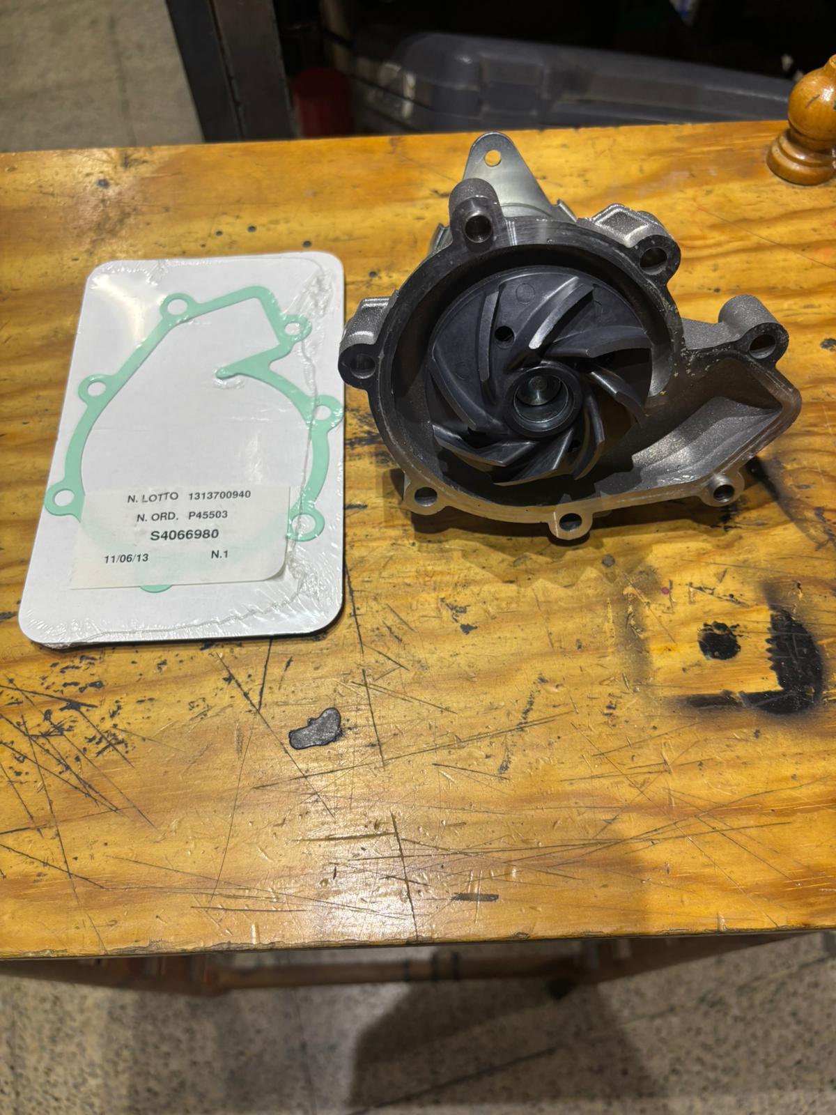 Pompa Acqua SIL, Mercedes - immagine 2