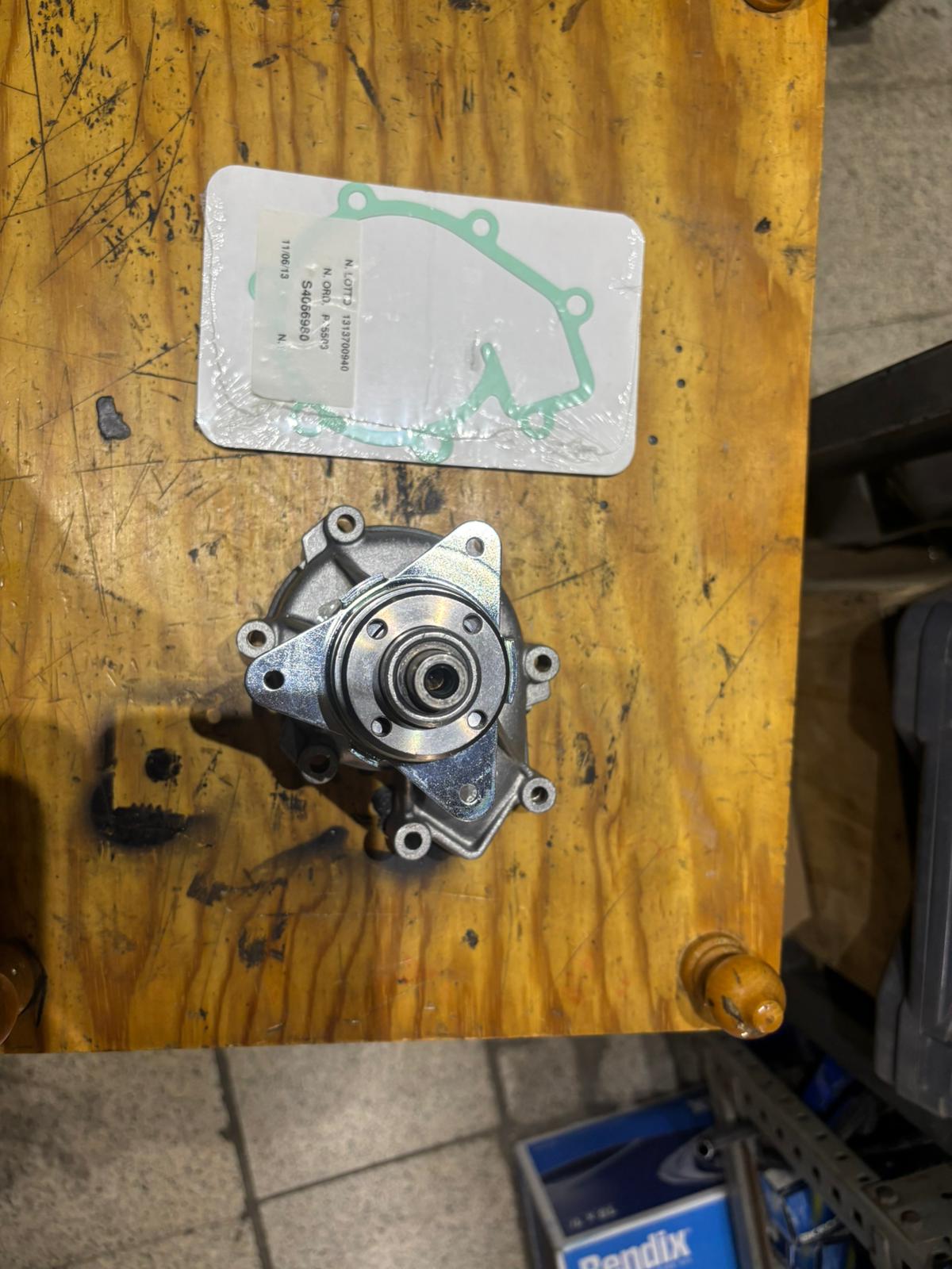 Pompa Acqua SIL, Mercedes - immagine 3